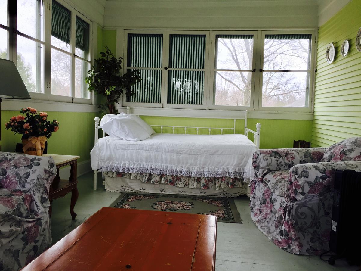 Scarlett House Victorian B & B Janesville Ngoại thất bức ảnh