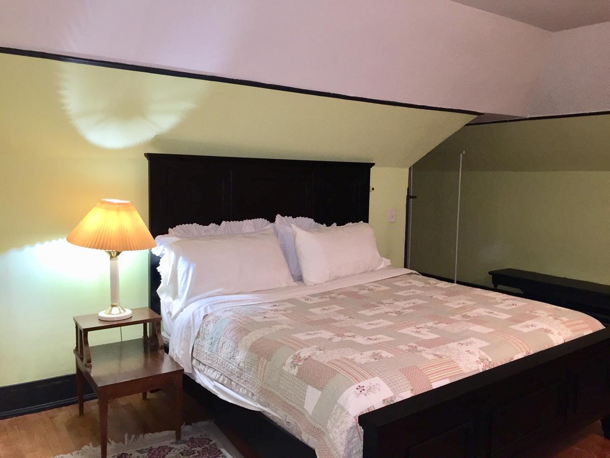 Scarlett House Victorian B & B Janesville Ngoại thất bức ảnh