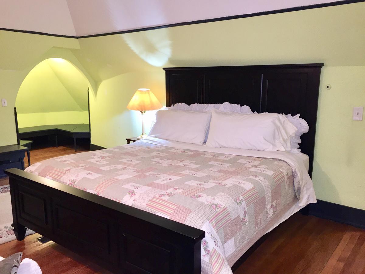 Scarlett House Victorian B & B Janesville Ngoại thất bức ảnh