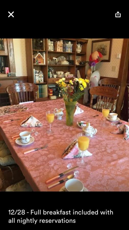Scarlett House Victorian B & B Janesville Ngoại thất bức ảnh